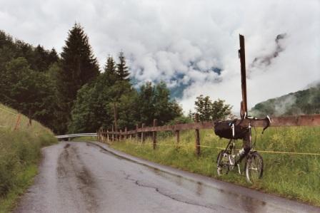 Approaching the Pragel Pass